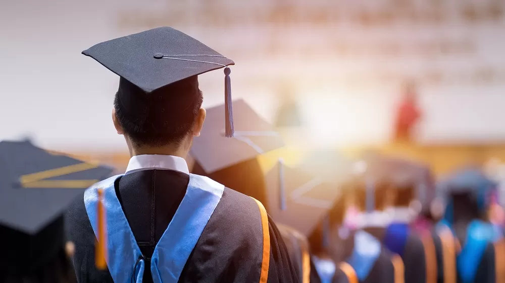 lulus wisuda dengan jasa pembuatan aplikasi skripsi